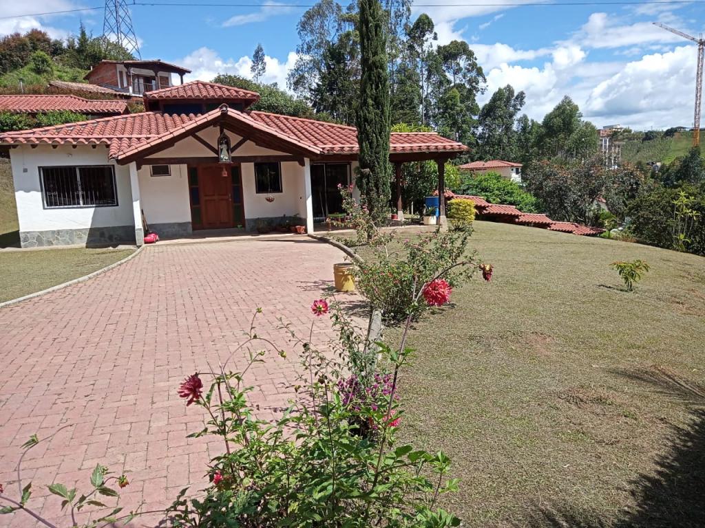 Casa-Finca disponible para Arriendo en Rionegro Sector Fontibon Foto numero 1