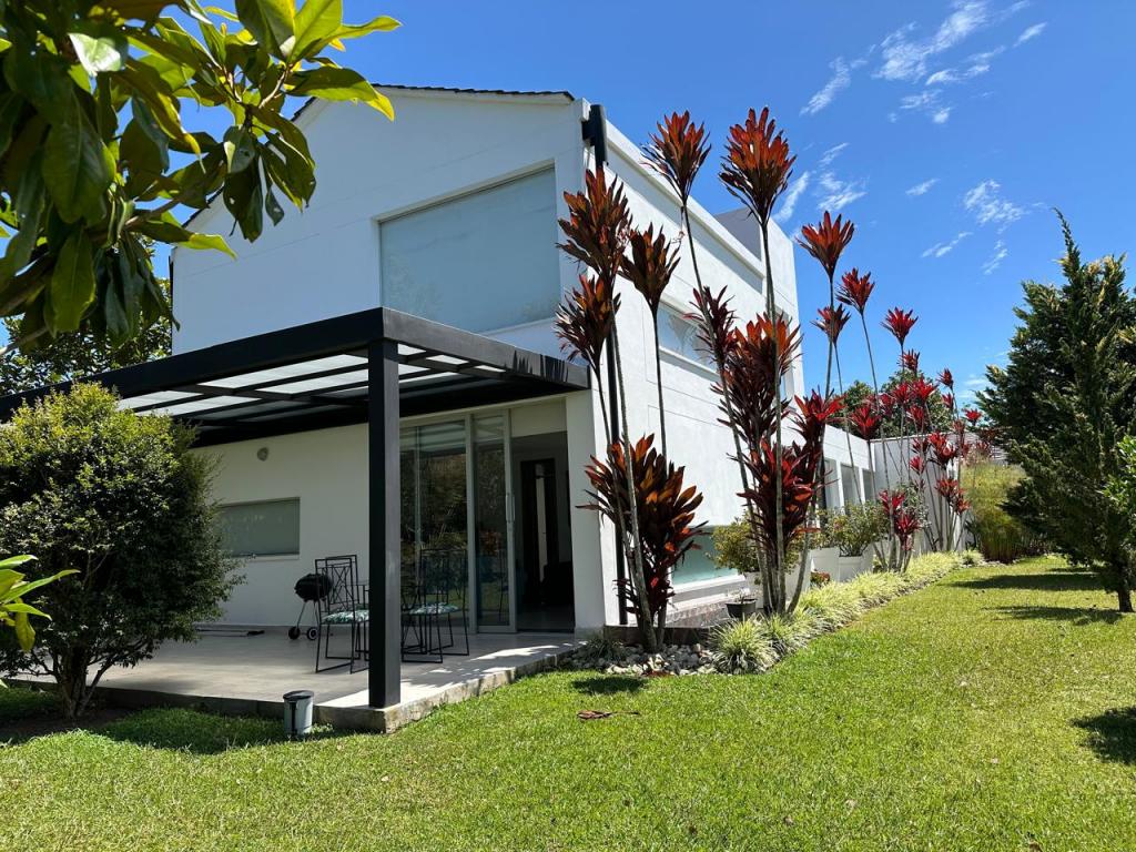 Casa disponible para Venta en Carmen De Viboral Vía Rionegro - La Ceja Foto numero 1