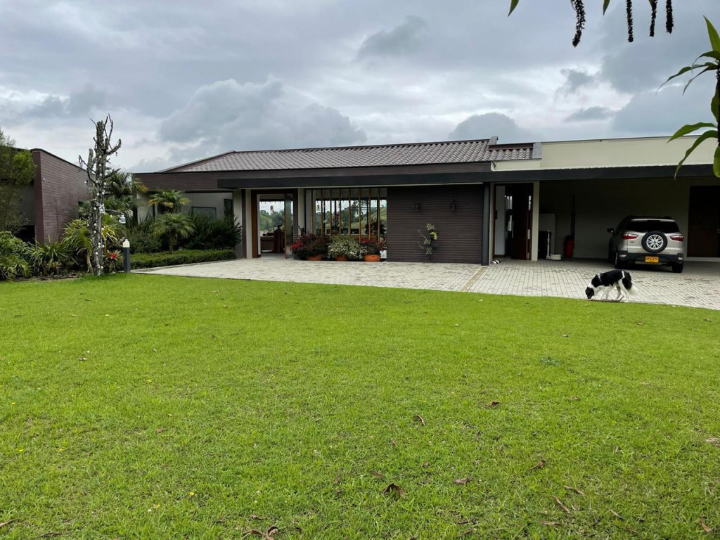 Casa disponible para Arriendo en Carmen De Viboral Vía San Antonio - La Ceja Foto numero 1