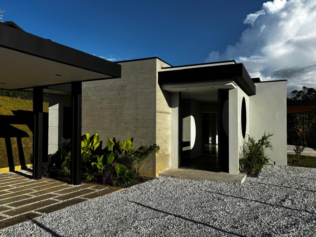 Casa-Finca disponible para Venta en Carmen De Viboral Ojo De Agua - San Antonio Foto numero 1
