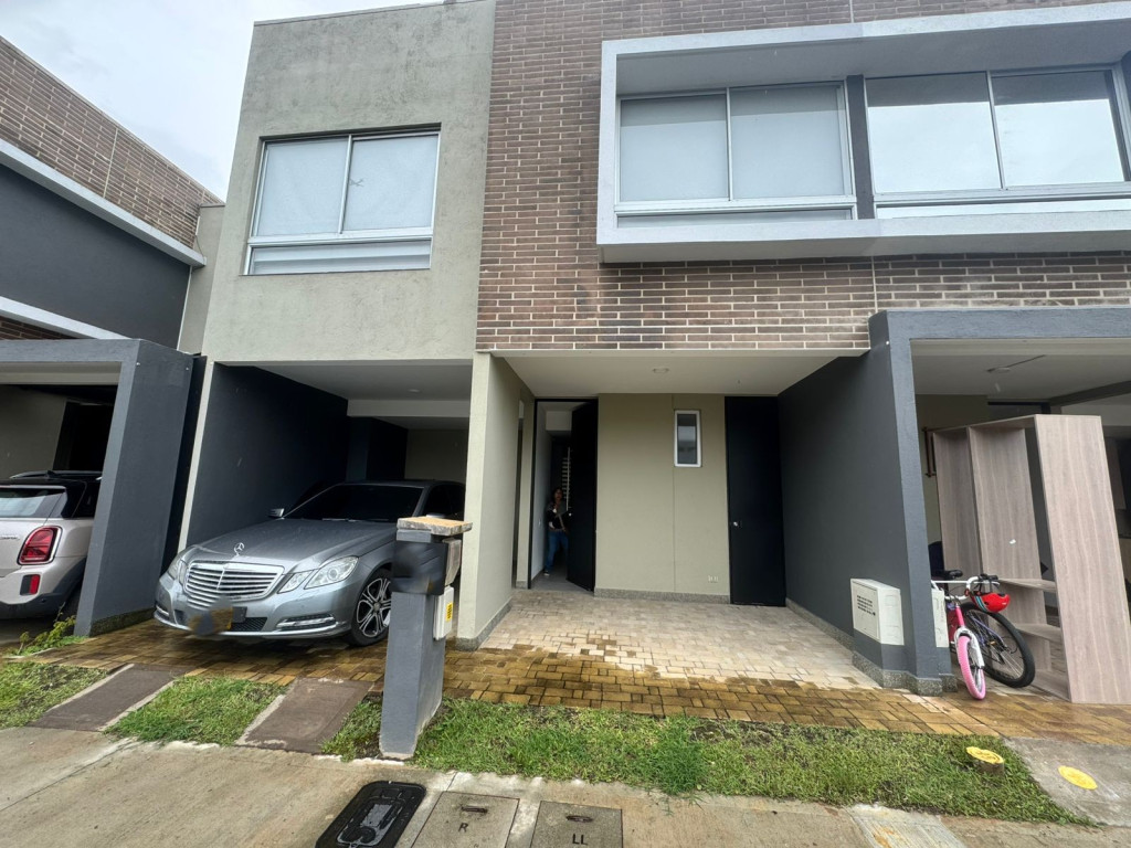 Casa disponible para Venta en La Ceja La Ceja Foto numero 1