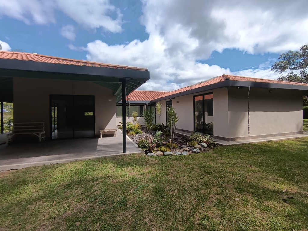 Casa disponible para Venta en Carmen De Viboral Vereda Quirama Foto numero 1