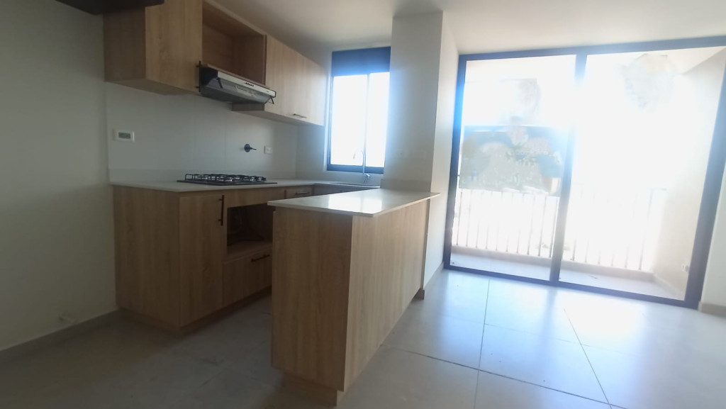 Apartamento disponible para Ambos en Rionegro con un valor de $2,400,000 - $650,000,000 código 1003201