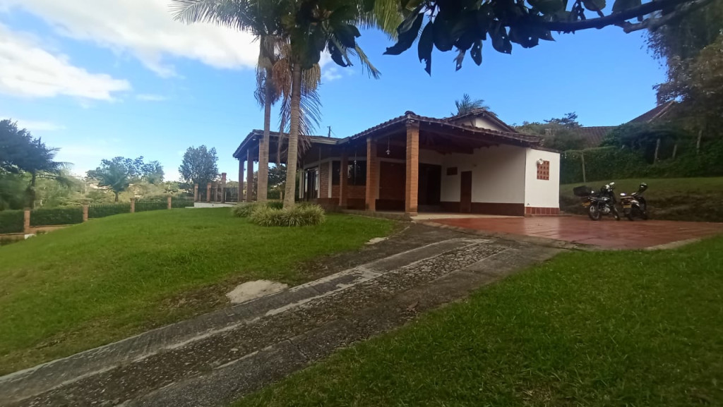 Finca disponible para Arriendo en Rionegro Llanogrande Foto numero 1