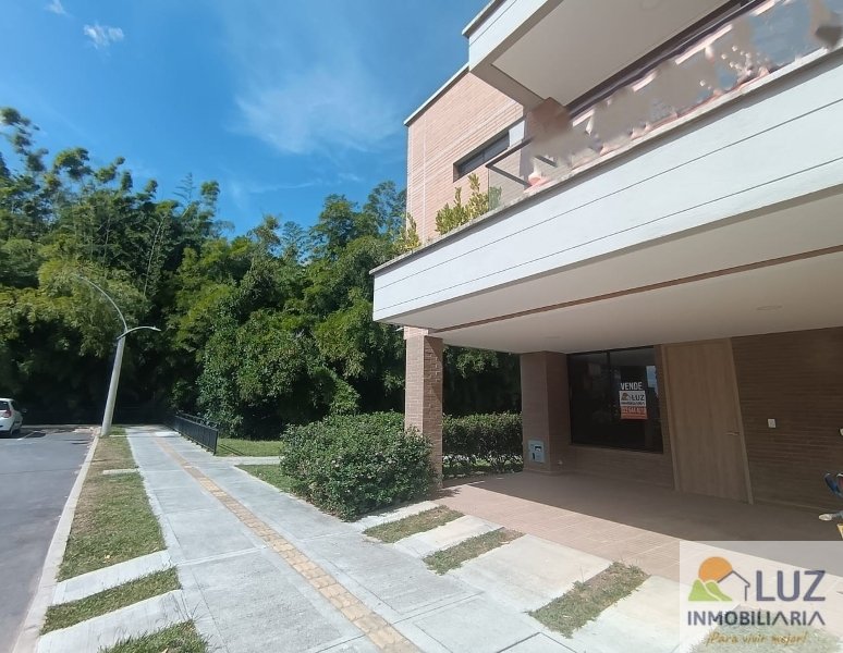 Casa disponible para Ambos en Rionegro San Antonio Foto numero 1