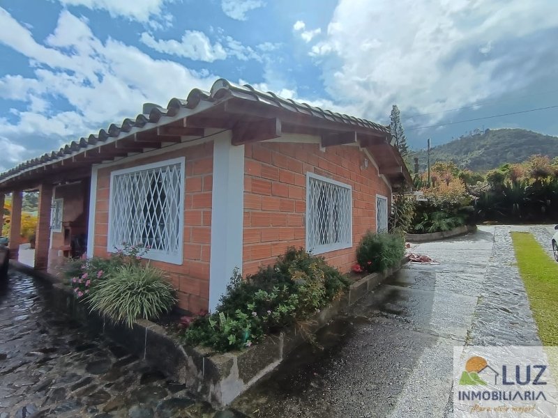 Finca disponible para Ambos en Rionegro Vereda Santa Teresa Foto numero 1