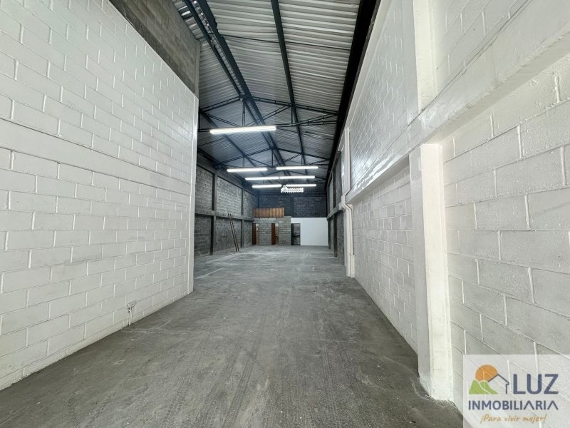 Bodega disponible para Arriendo en Rionegro Sector La Terminal Foto numero 1